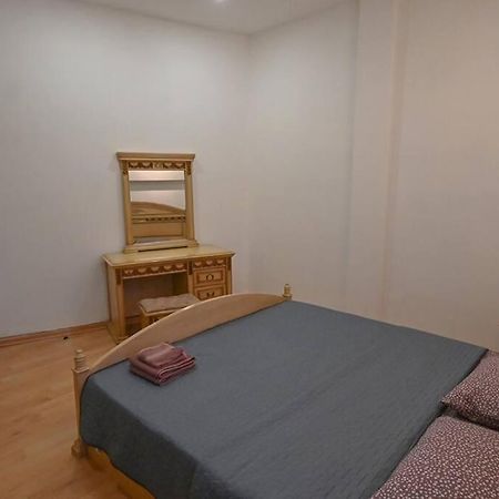 Classic Apt. On Liberty Square Тбилиси Екстериор снимка